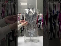 女性一つの水着